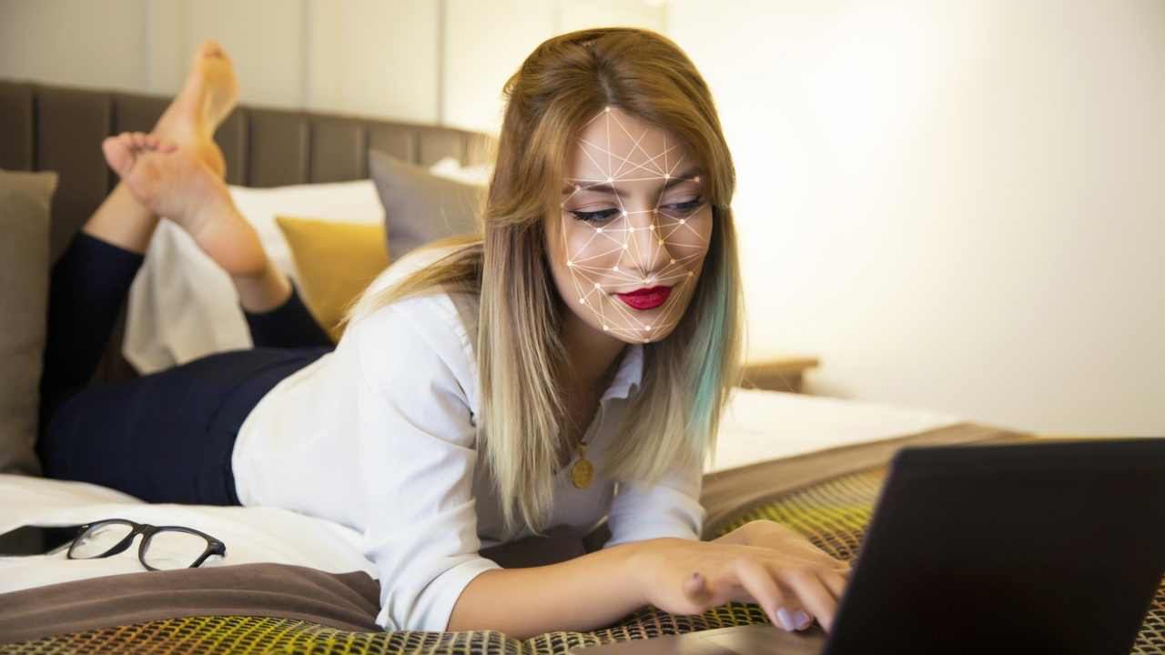 АТБ удостоверяет личность клиентов без использования биометрии ...